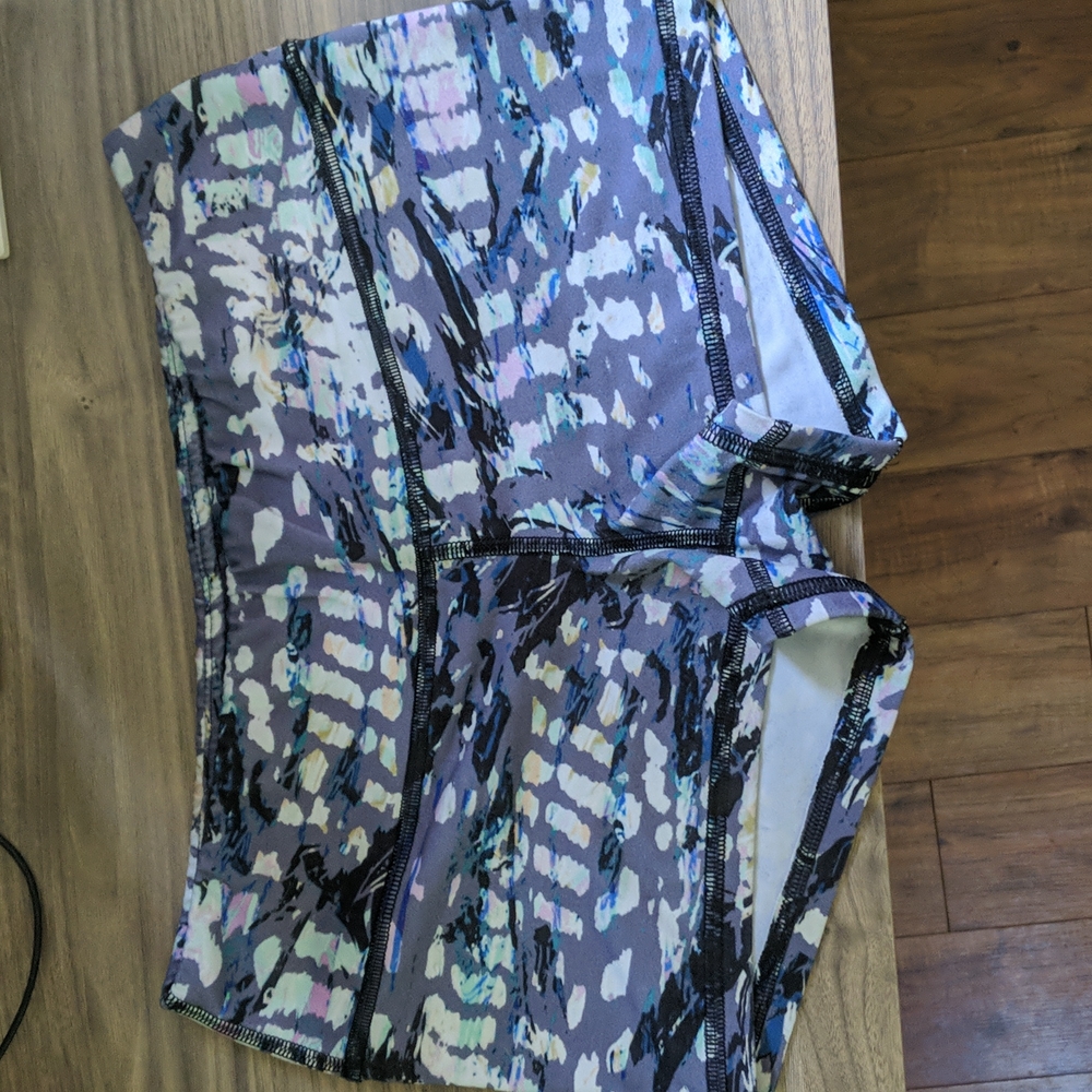 Medium OG FLEO shorts -scream